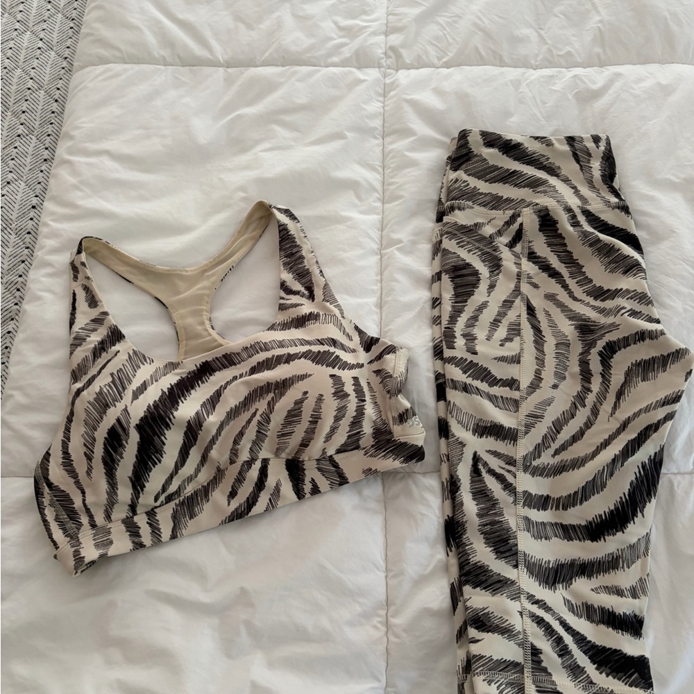 DSG Zebra-Print Sports Bra and Leggings - Black & Cream